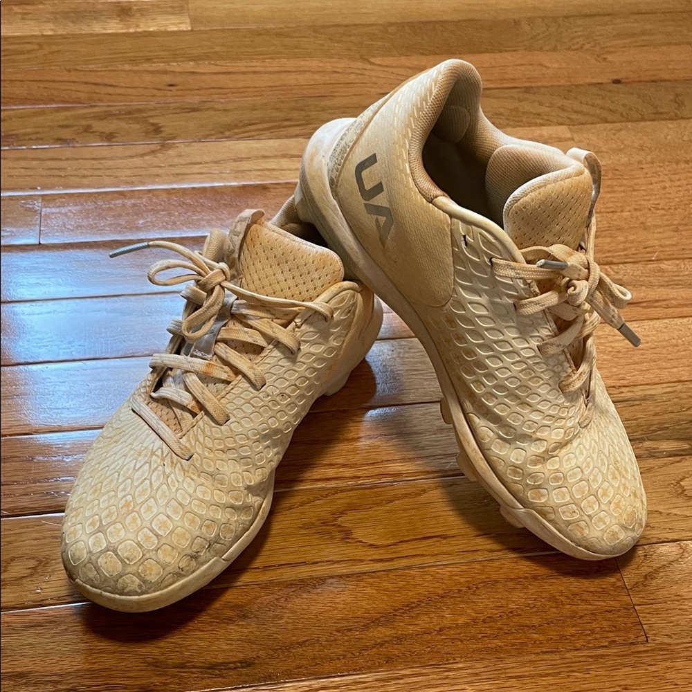 Under Armour Cleats Size 5.5Y